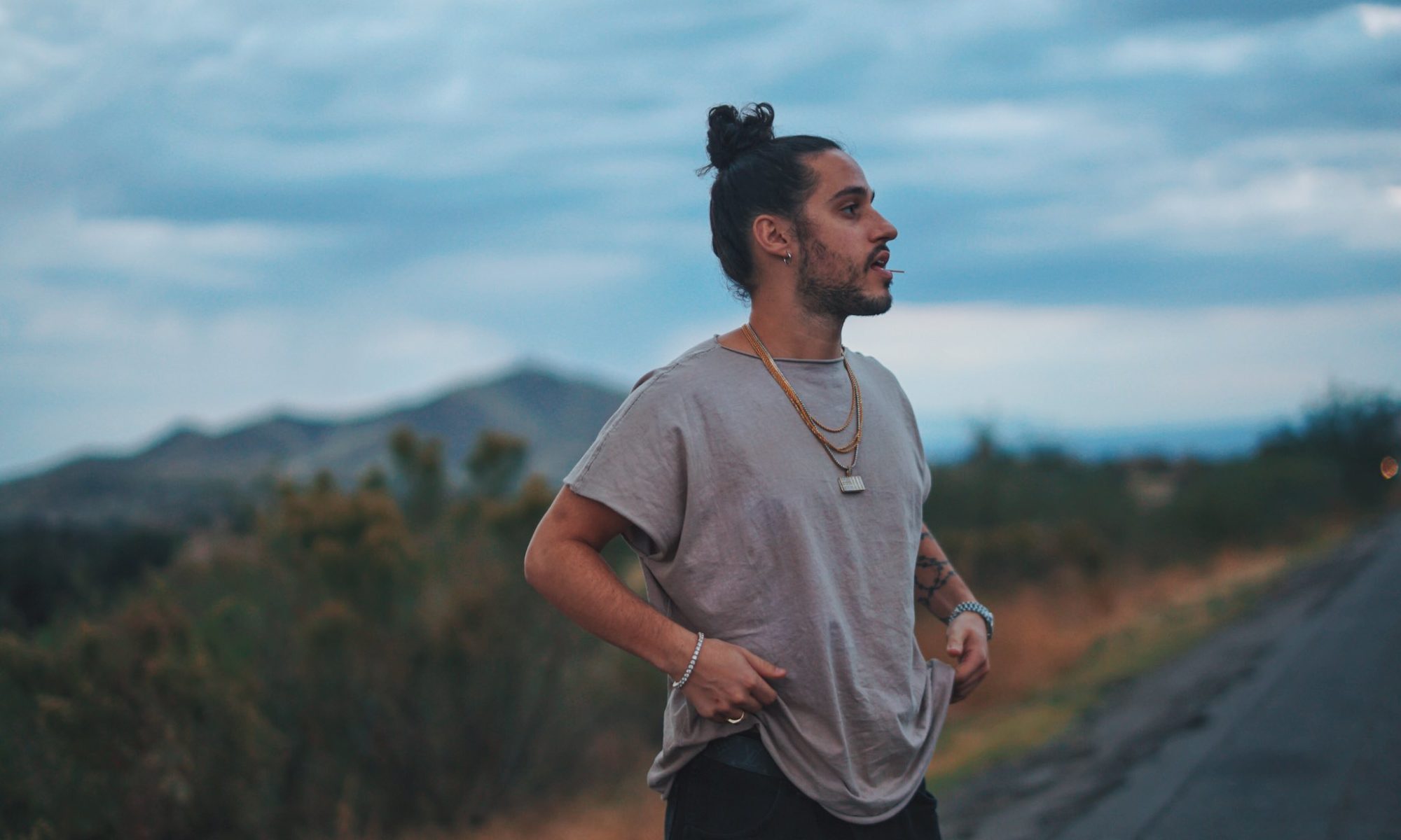 Russ confronte ses haters dans un nouveau single, "Flip" | La ...